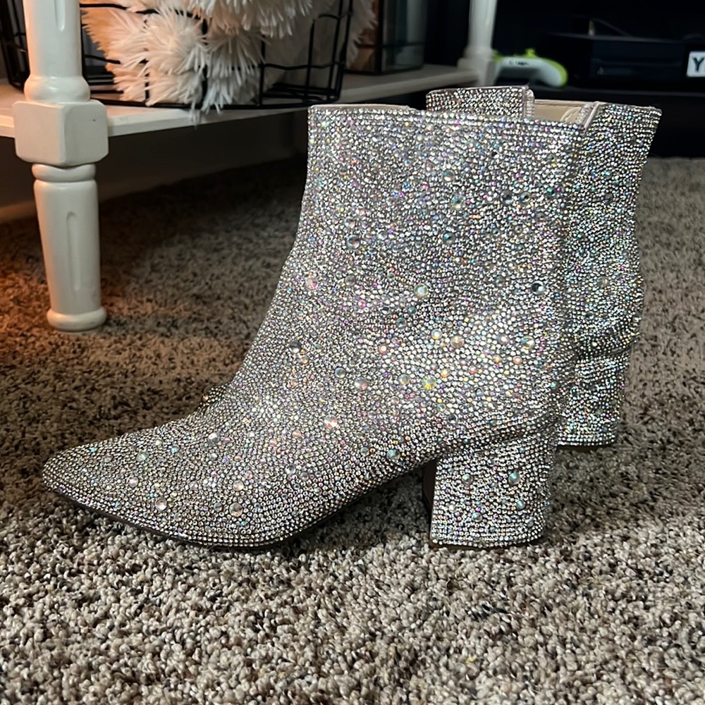 Betsey Johnson Kyla Bootie size 6